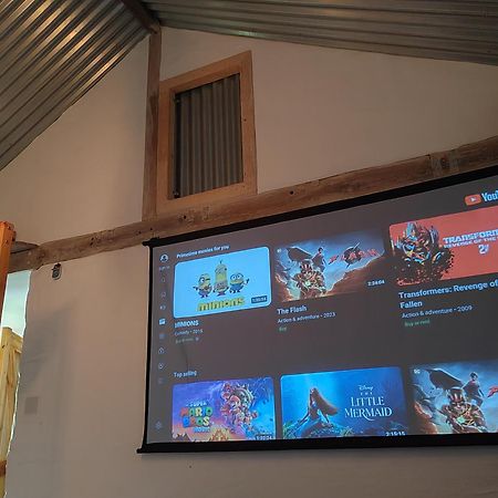 The Bothy Near Tenby, Big Projector Screen, Four-Poster Bed, On-Site Hot Tub Access Via Spa Pack, Breakfast 外观 照片